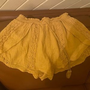 American eagle boho yellow shorts